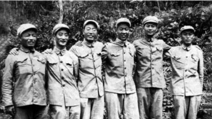 朝鲜战场孤胆英雄，一人俘虏63名英国王牌部队士兵，被三国首长接见