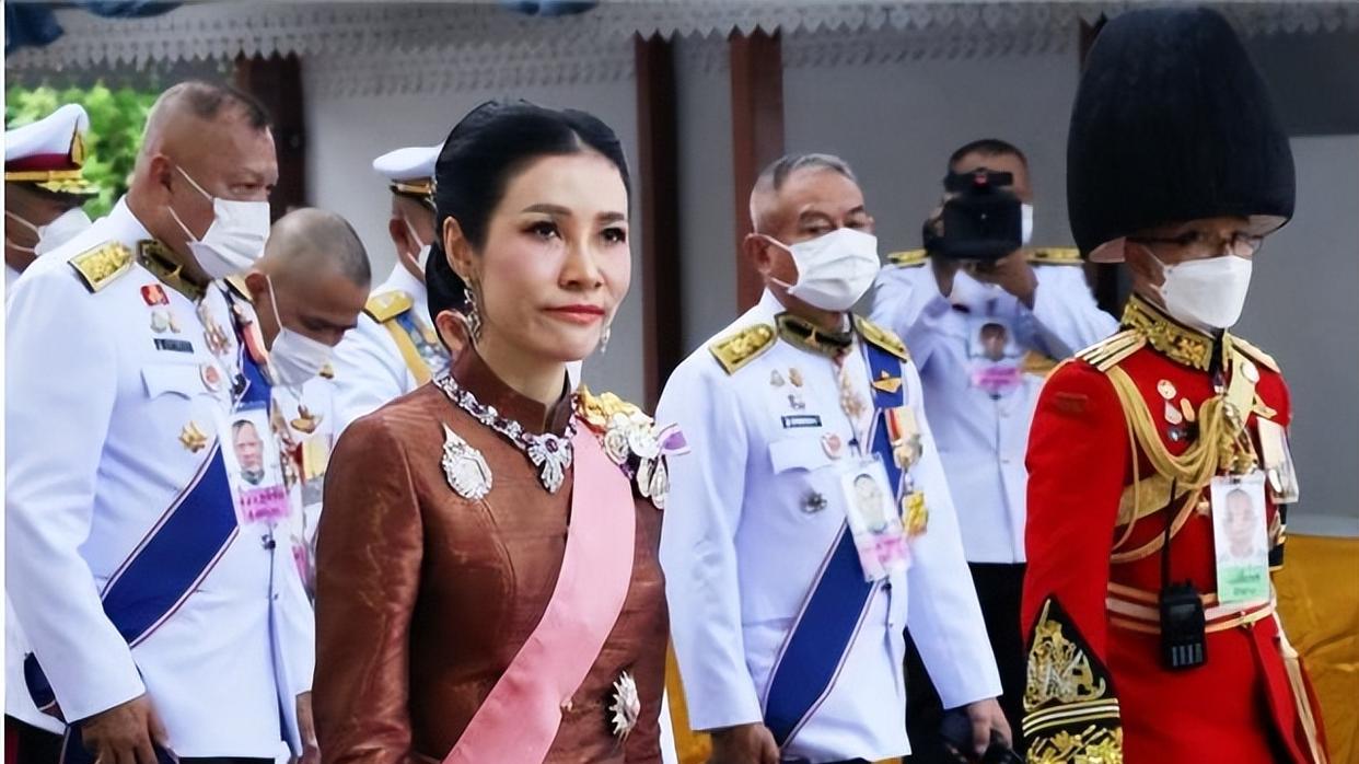 神兽公主思蕊梵去了欧洲，傻白甜诗妮娜贵妃没抓住机会，可惜了