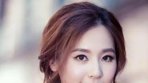 演员吴佳尼：当初不顾父母反对，嫁大21岁马景涛，如今她还好吗？