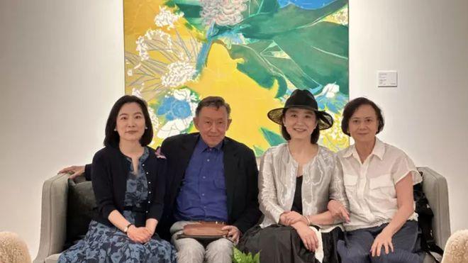 68岁的林青霞被指未穿内衣，与男友合影曝光，被嘲胖成大妈