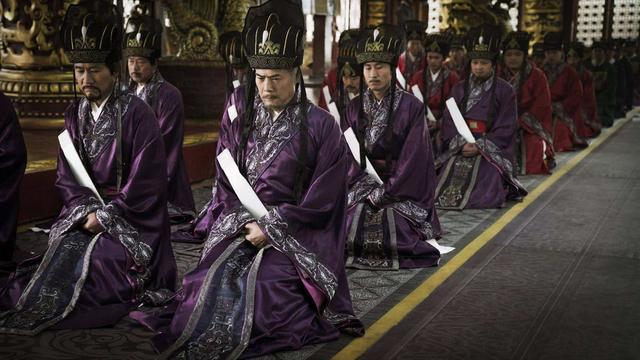 安史之乱之后，由于政权的不称职与腐化，藩镇割据的格局开始显现