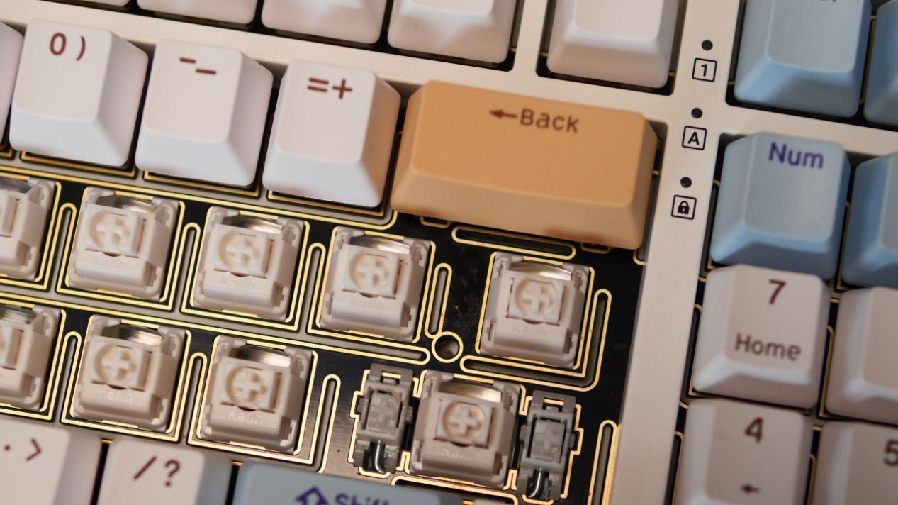 京东自营也有卷王机械键盘，游戏更爽的玄派PD98 超银版拆解评测