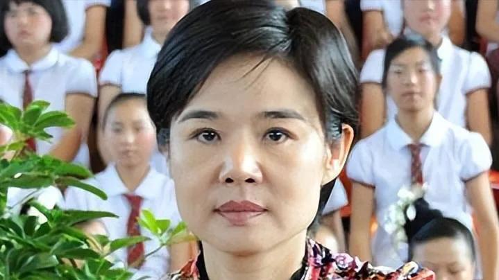 又一“母老虎”成了病猫，重压之下全身软了，投案自首全部交代