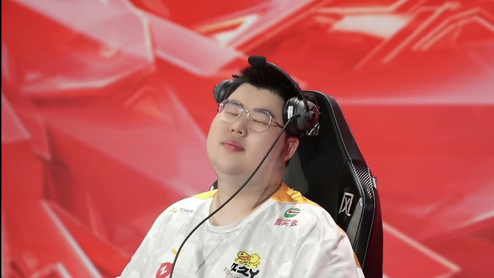 路人局宫本没人玩，伤害太刮不如镜，凭啥狼队小胖能打到T0？