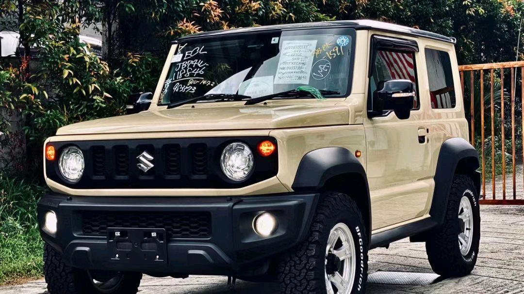 海外落地15万！2023铃木吉姆尼实拍，质感十足，个性化元素丰富