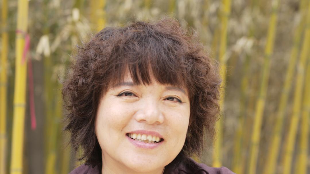 杨景峰画家审视自然，以独特的思想和观察方式创作艺术精品