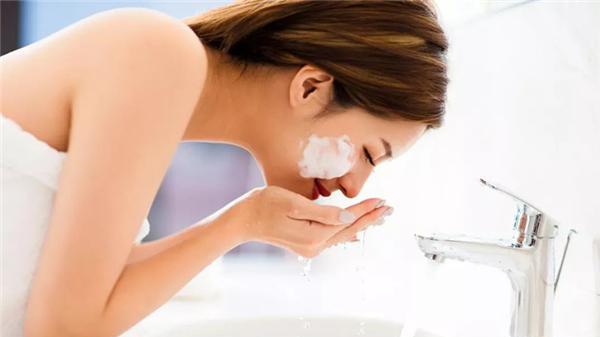 男的用什么洗面奶祛痘去油