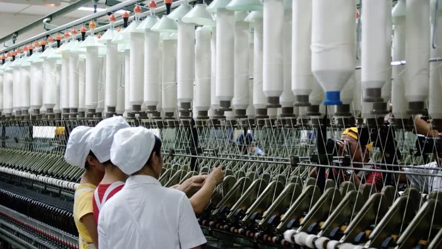 找到清纯听话的厂花当老婆，我以为自己有福了，结果女友私底下喜欢坐两条船……