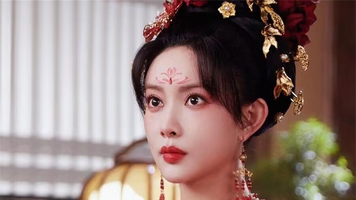 花琉璃轶闻：梅花宴上花琉璃中毒，原著中刺客从未得手