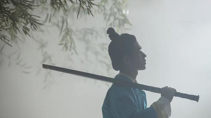 掉入兽王的洞穴，被狮王宠爱娇养，逃跑后他化身为人间王爷，再次把我哄骗入怀……