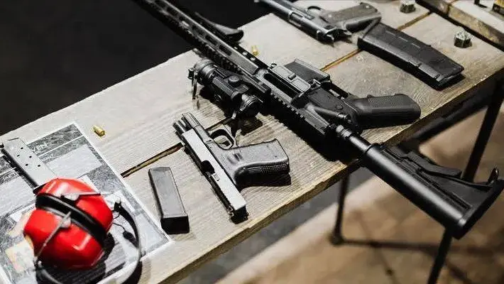 中国网友诈骗恐怖分子，虚构军火贸易，成功骗取15万美元定金