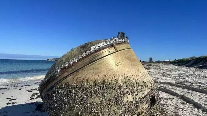 马航MH370零件？澳洲海滩出现巨大不明金属物体