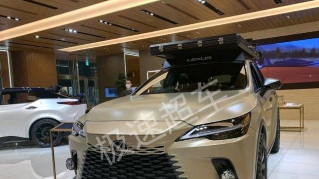 俗称越野“急先锋”，2023雷克萨斯RX曝光，2.4T+越野套件，真霸气