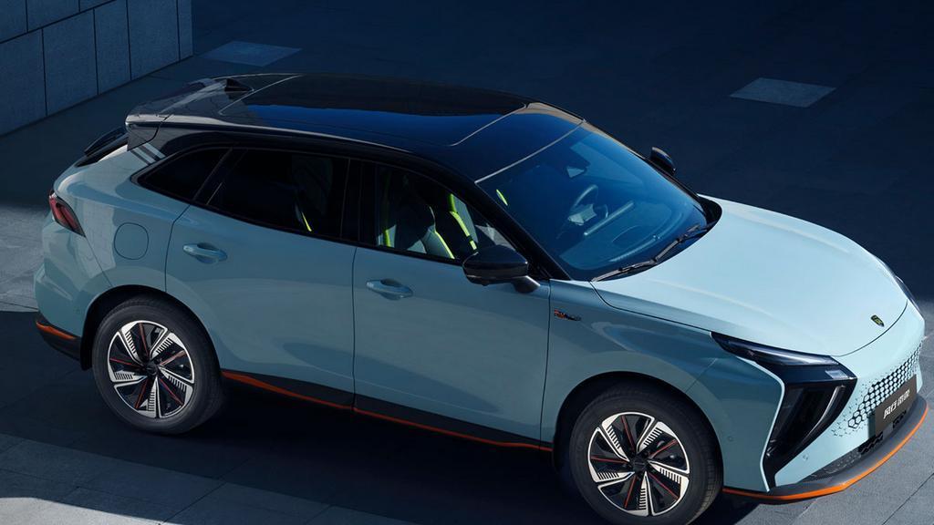 风行雷霆采用纯电动力，提供两种续航可选，主打家用舒适