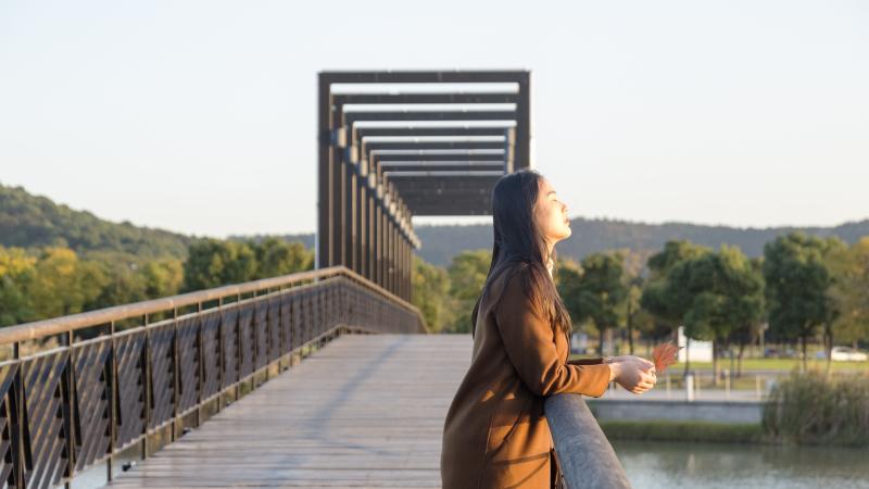 分手那天，我与他的家人打赌，他赢我输，他却心痛万分