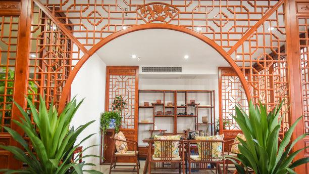 中式装修中的家具与摆设，展现东方韵味