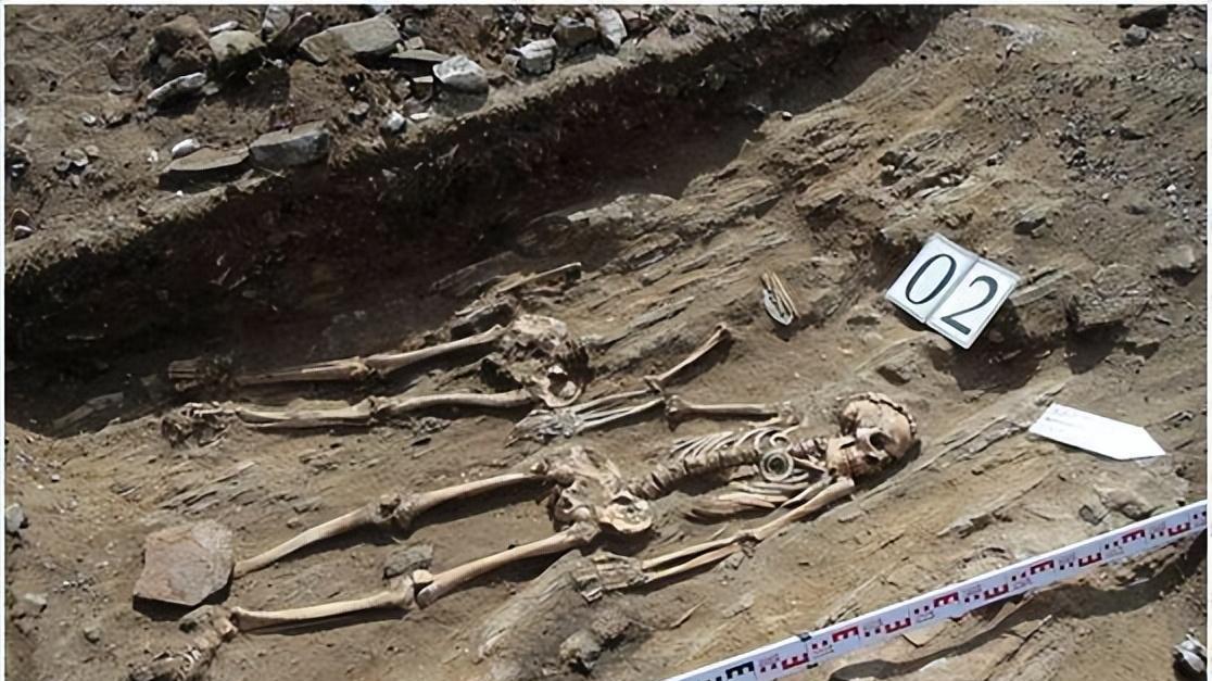 俄罗斯贝加尔湖底，沉睡着20多万具冰冷尸骨，他们生前究竟是谁?