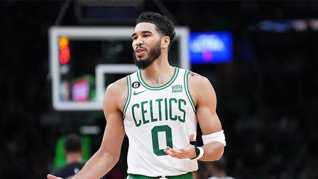 伦纳德24+12+4仍无缘今日最佳！抱歉，只因布克创NBA奇迹