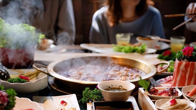 吃火锅到成都还是重庆，哪里味道更正宗？