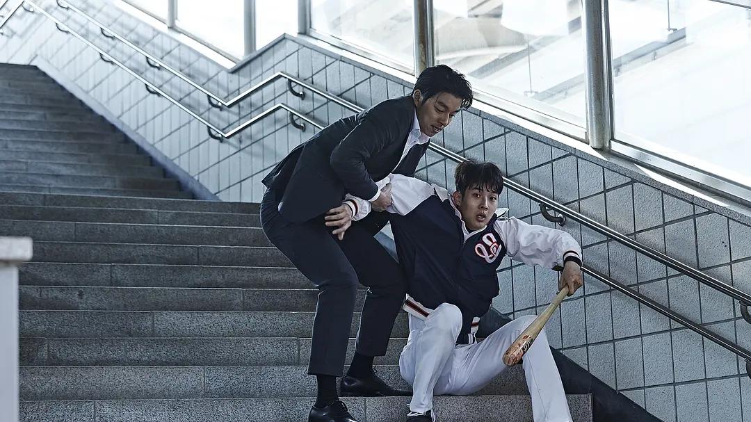 《釜山行》：生死两难，爱与人性的碰撞，人性在灾难中的真实面貌