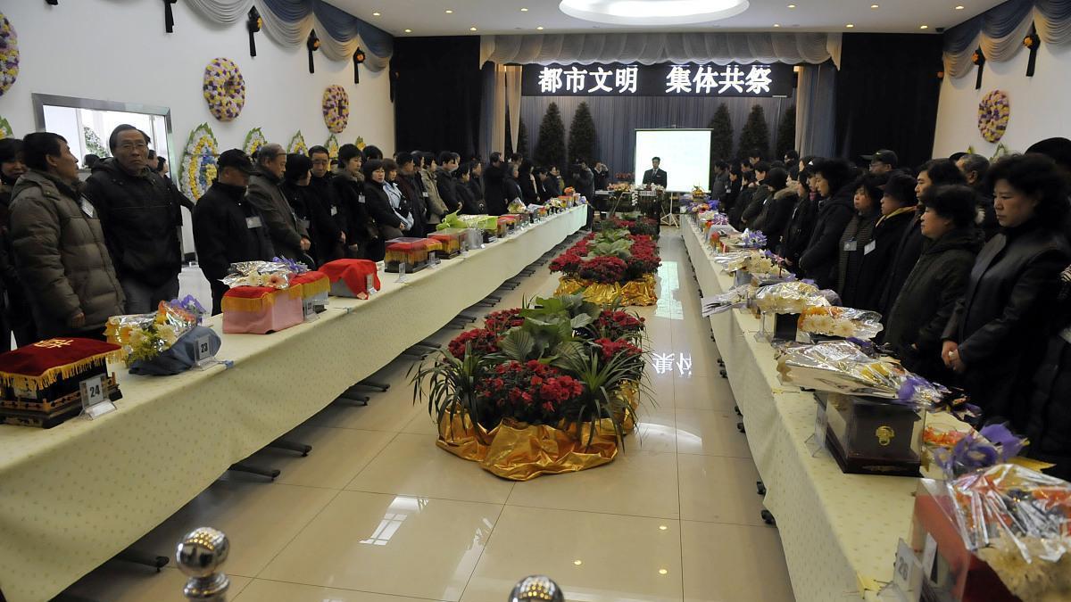 山东男子与美女通奸，老公反杀雇凶情夫，殡仪馆烧掉其尸体！