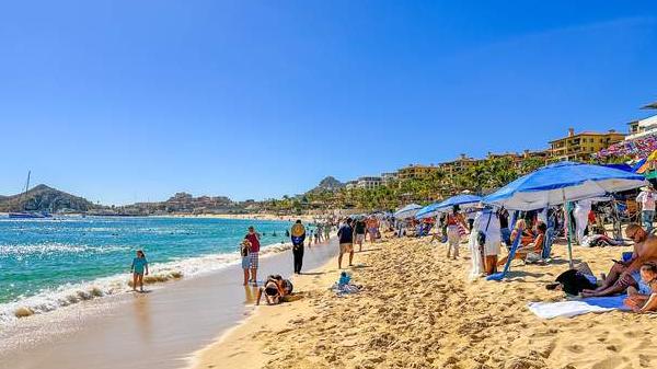 电影《日落》生命即将日落，简单低调，做人多说无益。