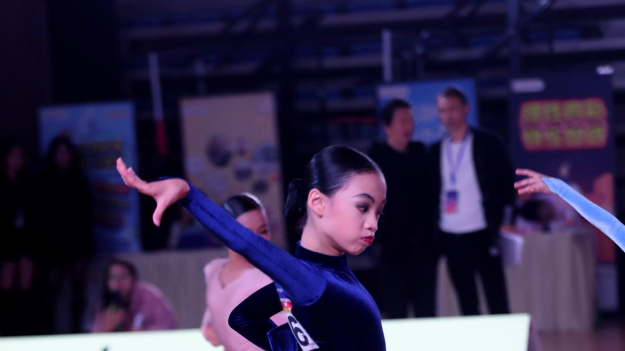 舞落山城 华丽绽放 中国体育彩票2023川渝联盟杯体育舞蹈公开赛鸣锣