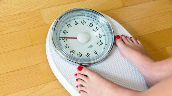 女生体重多少算胖？在这个范围内都正常，想要减肥，需做好这2点