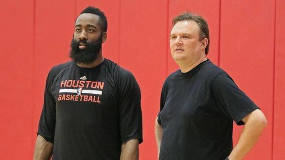 莫雷喊话哈登，答应我2个要求就放你走，否则留在76人毁掉你