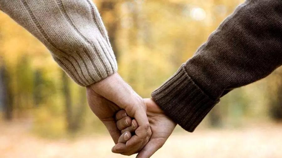 绝情女子的勇气与坚韧，一个女人如何在遭受背叛和伤害后，重新开启人生