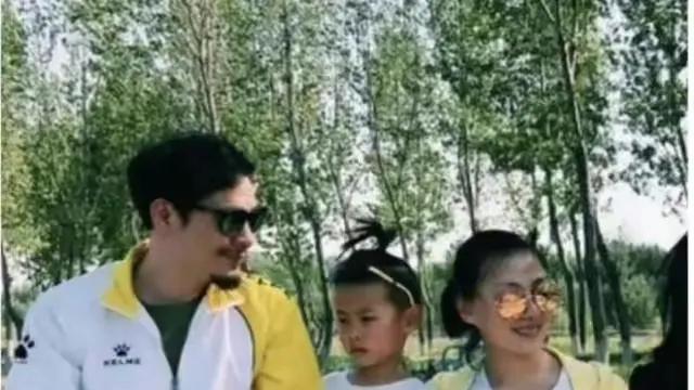 张颂文妻儿互动画面遭曝光！网友怒称：为了流量无下限，狗仔真刑