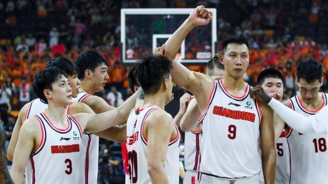 广东宏远冲冠阵容出炉，54+悍将搭档马尚联手周琦，杜锋底气十足