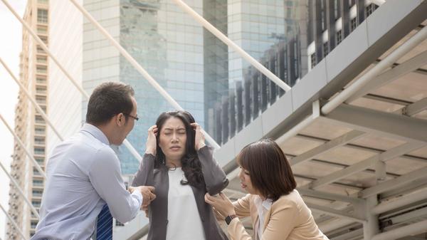 低血压|蹲下站起时头晕、眼前发黑？这或许并非贫血，多半与3种病有关