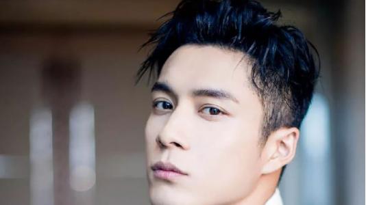 从赛车手到演员，韩东君不断挑战自我，坚持不懈方能成功