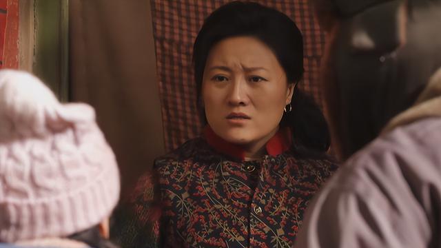 《父辈的荣耀》首播即火，演员实力都很炸裂，用生动的演技征服了观众