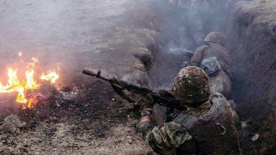 俄罗斯武器哪里来的？乌军拆开后尴尬发现：零部件全都来自美国