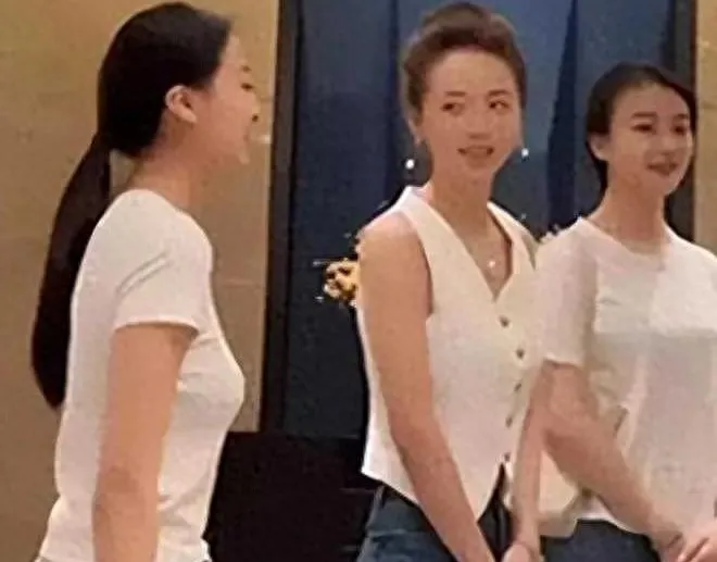 白珊珊，林丹丹，钱香香