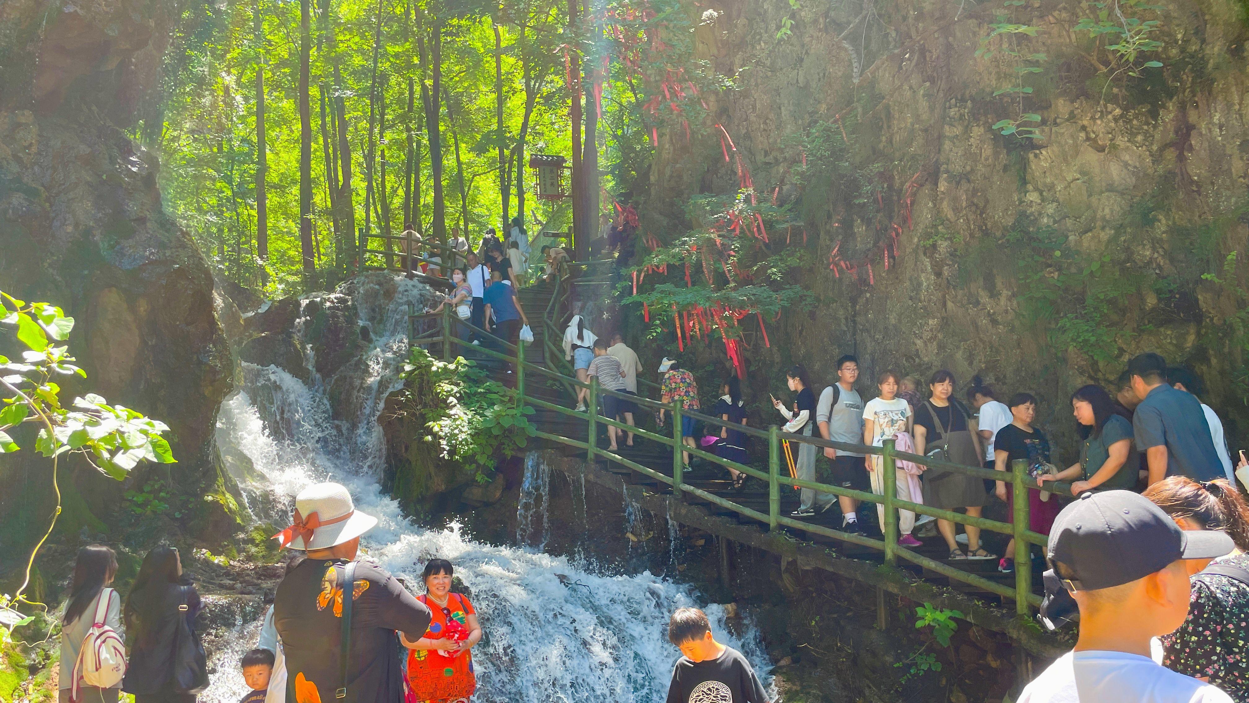 河南人请注意：洛阳这个景区适合避暑玩水，超级凉快适合全家旅游