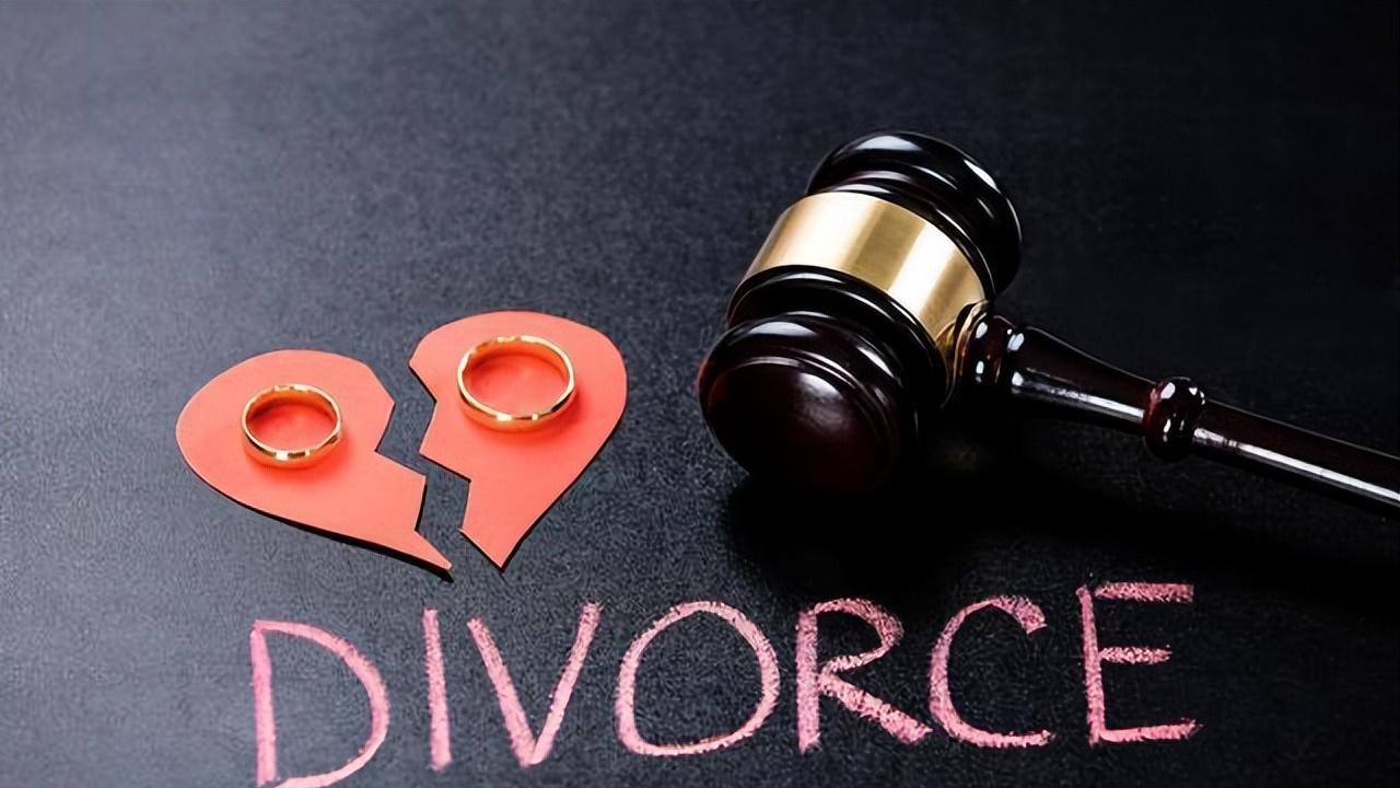 闺蜜被家暴，我好心将她接到家中养伤，岂料竟是引狼入室!