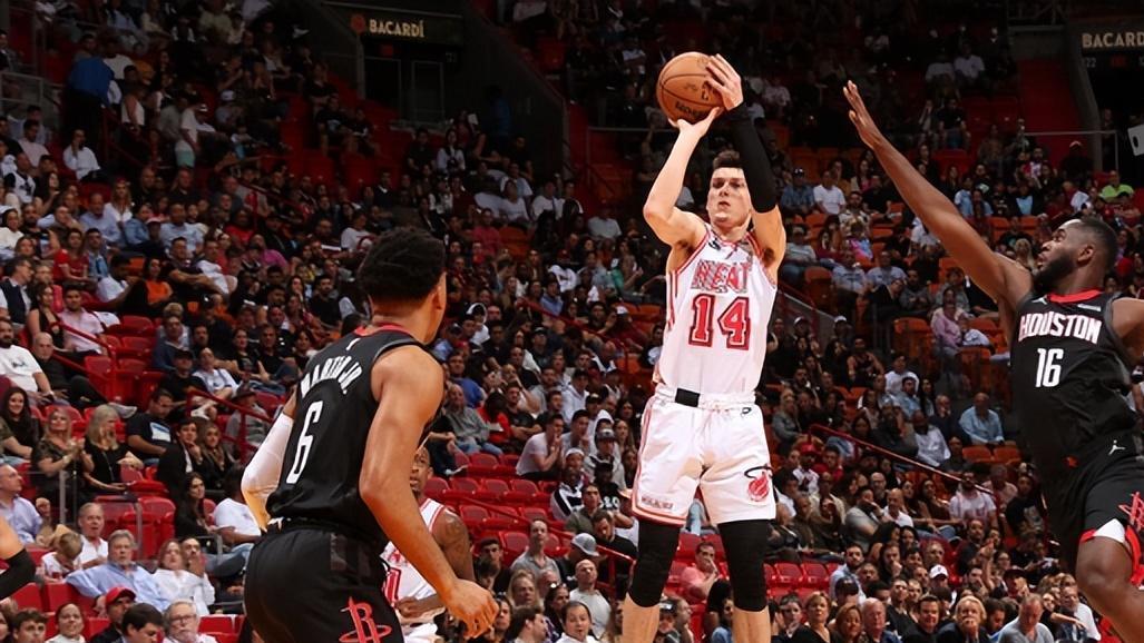 0.7秒绝平+0.3秒暴扣绝杀！火箭为年轻买单 5大新星仍值得夸