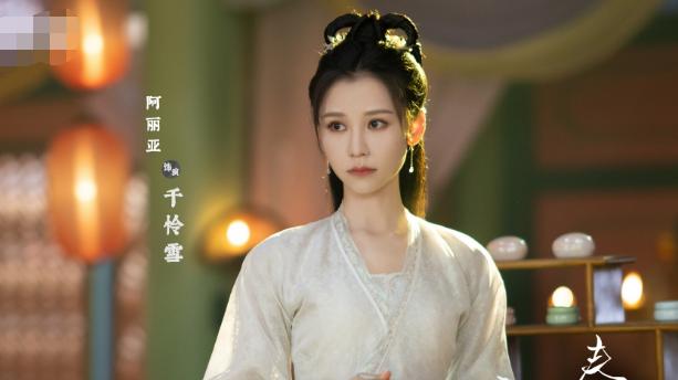 古代轻喜爱情剧《春闺梦里人》，角色扮相太单一，女二是少数民族