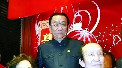 侯耀华花18万拜师常宝华，拜师最晚却成大师兄，气得牛群爆粗口了