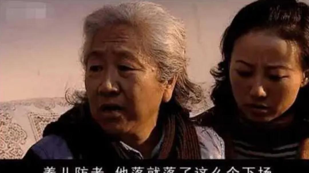 每个人都受困在孔乙己的长袍里