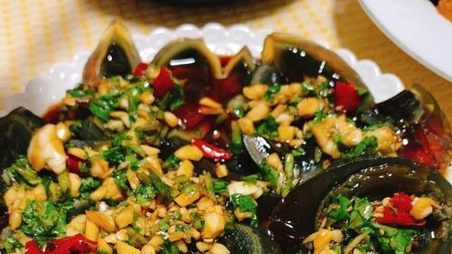 用3种调料和这3种食材，打造美味的凉拌皮蛋