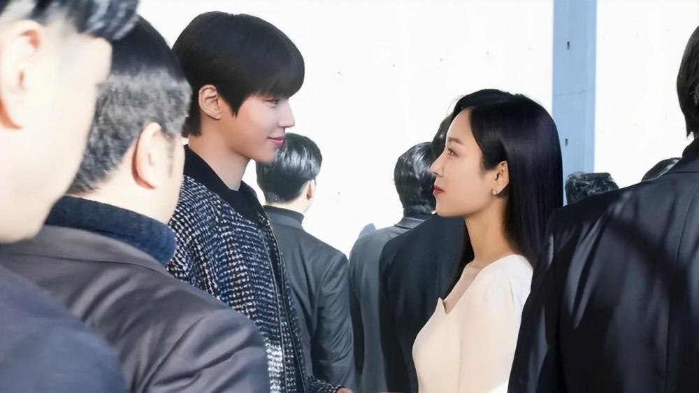 当替身6年，他承诺给我补办一场盛大的婚礼，白月光却回来了