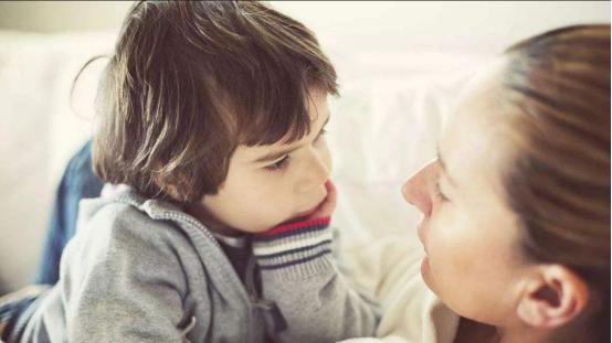 对不守信的孩子，事先让孩子有一个明确的观念, 他自然会乐于遵守