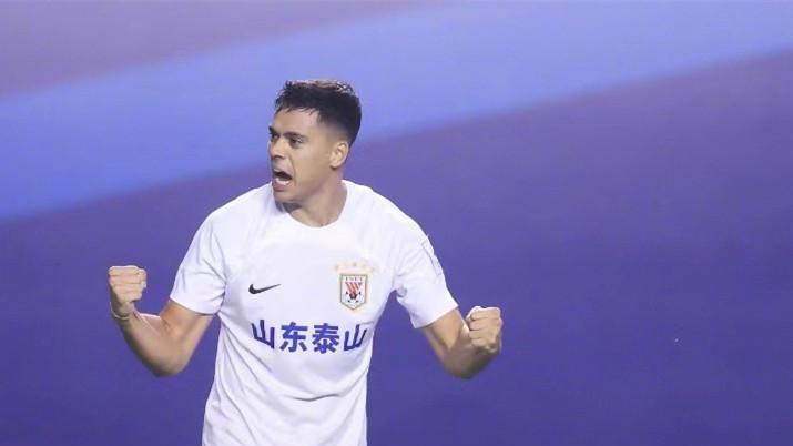 10人泰山险胜大连，创足协杯新纪录留遗憾，崔康熙两计划没有实现