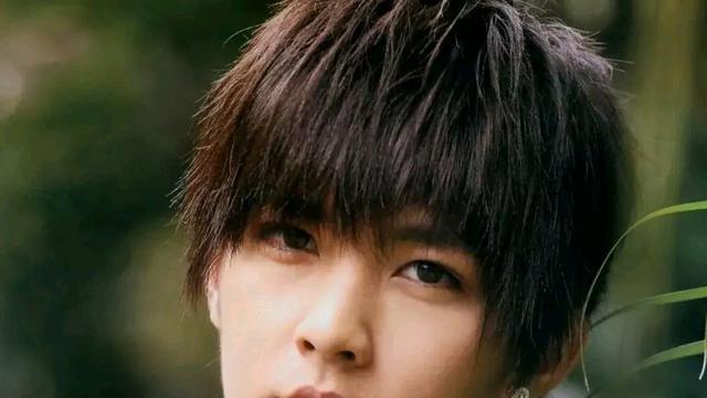 贵圈真乱！炎亚纶被曝性骚扰未成年男生，网友质疑其人品