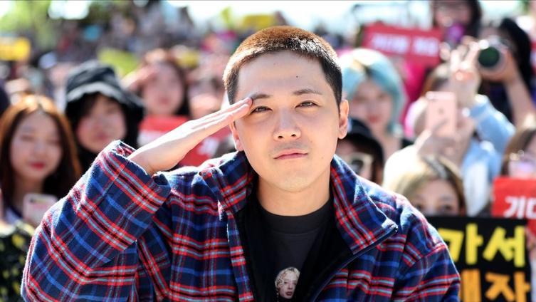 李洪基公开自己的罕见疾病，屁股疼痛无法唱歌，随身带多条内裤