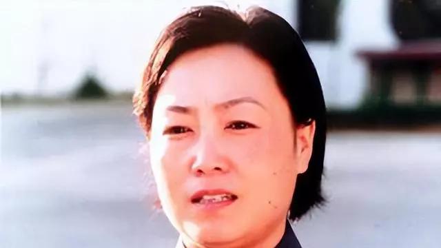 没有靠山的任长霞，上任公安局长仅两年，扫黑后意外身亡！